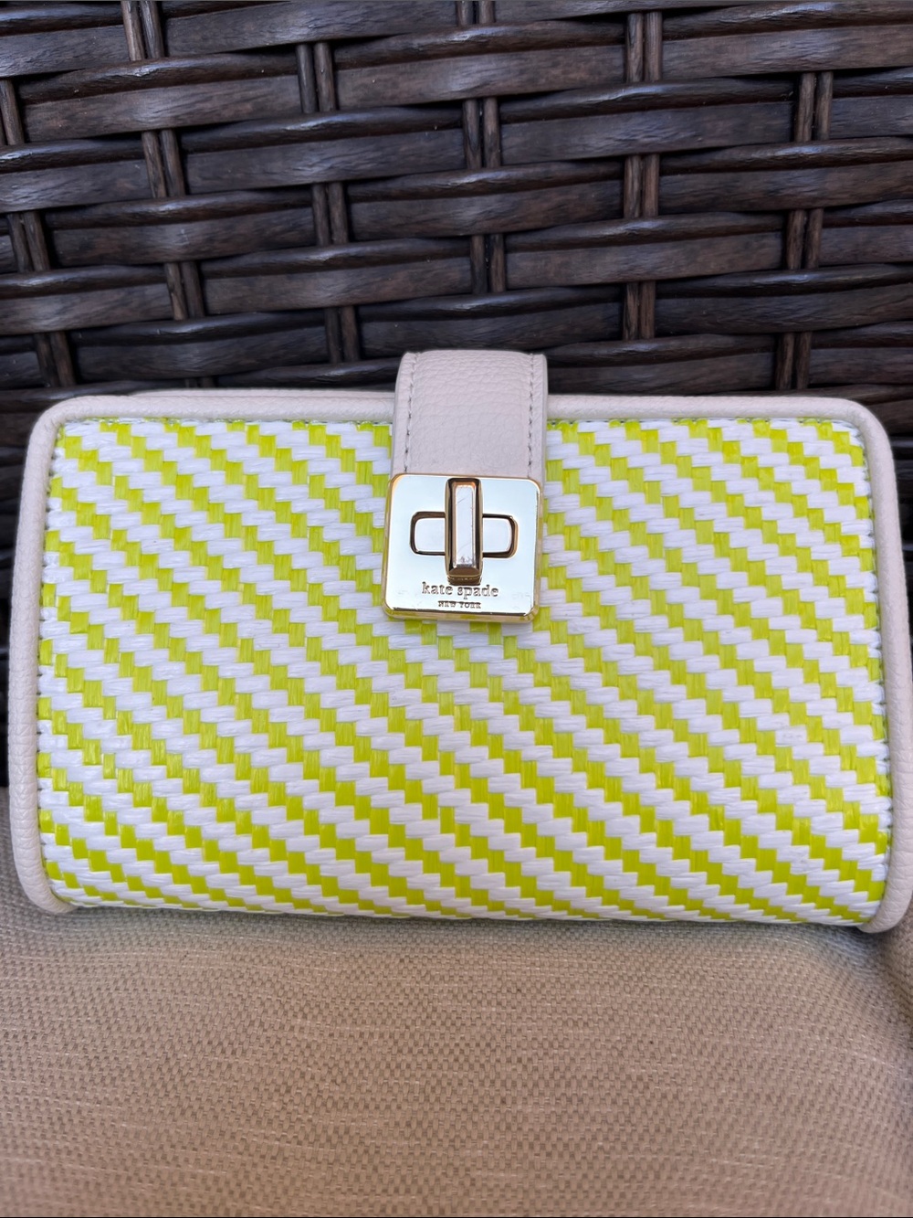 NWT kate spade Phoebe Straw Compact Medium Wallet in Lime Slush